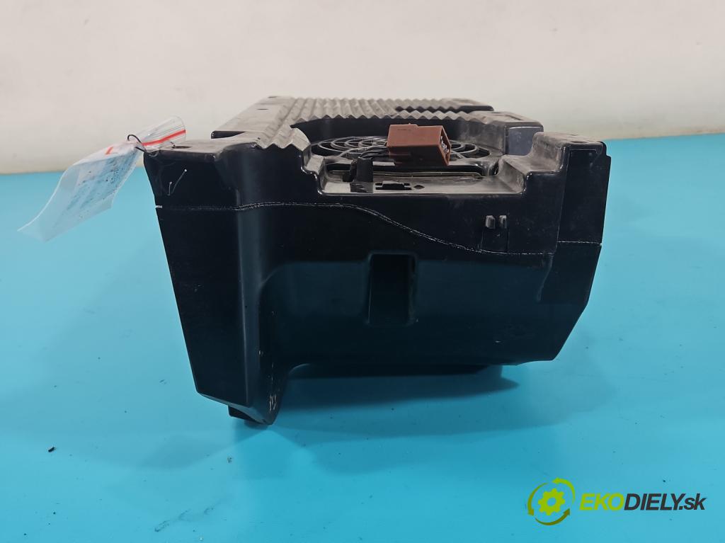 Alfa romeo Gt 1.9 JTD 150 HP manual 110 kW 1910 cm3 3- Subwoofer: 606833180 (Audio zariadenie)