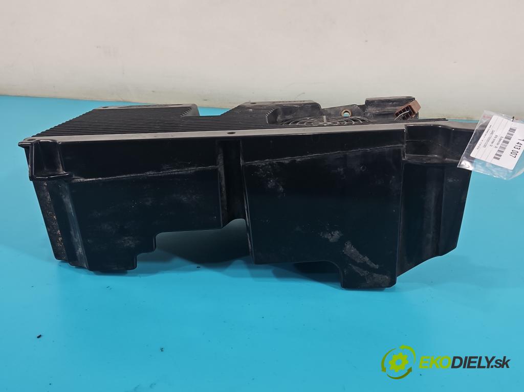 Alfa romeo Gt 1.9 JTD 150 HP manual 110 kW 1910 cm3 3- Subwoofer: 606833180 (Audio zariadenie)