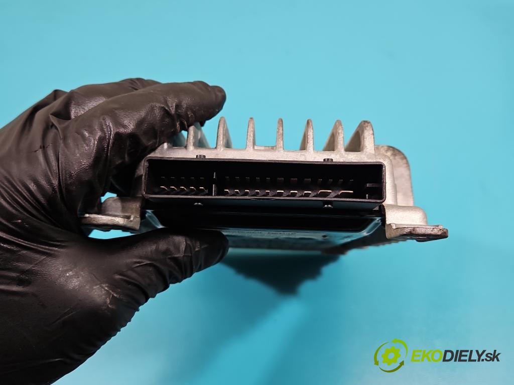 Alfa romeo Gt 1.9 JTD 150 HP manual 110 kW 1910 cm3 3- Zesilovač: 00606833250 (Zosilňovače)