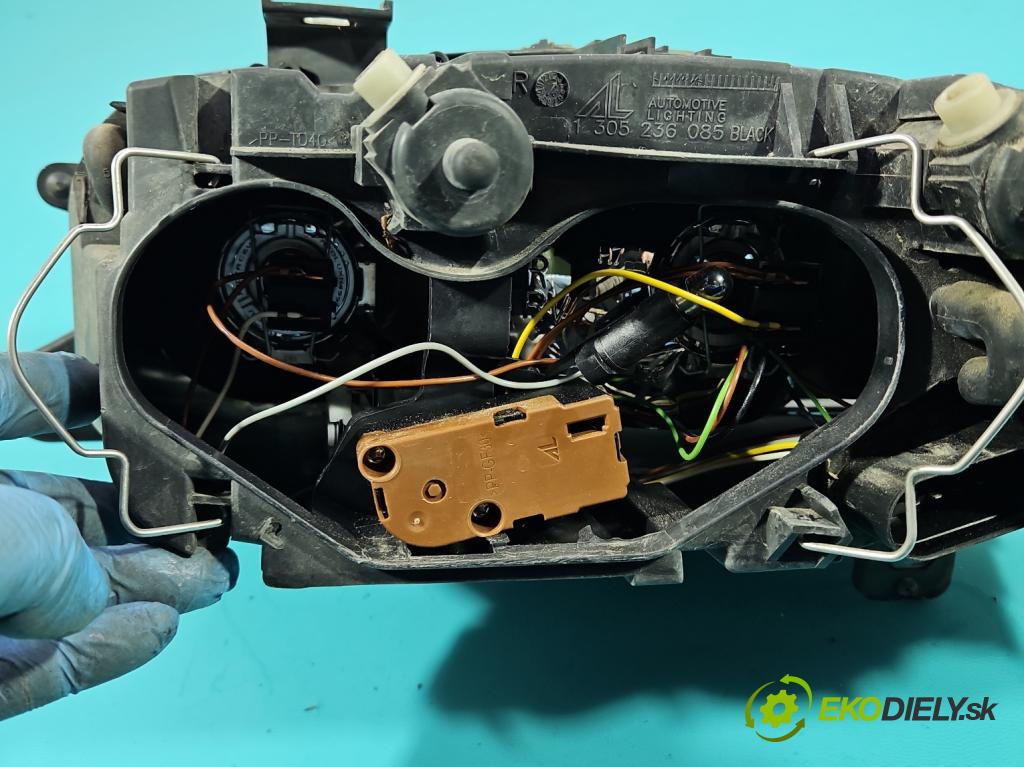 Alfa romeo Gt 1.9 JTD 150 HP manual 110 kW 1910 cm3 3- Reflektor: pravý  (Pravé)