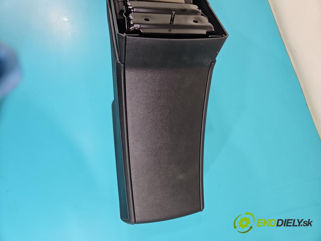 Tesla Model S 0.0b: 367hp automatic 270 kW 5- operadlo 1004815-07-B (Lakťové opierky)