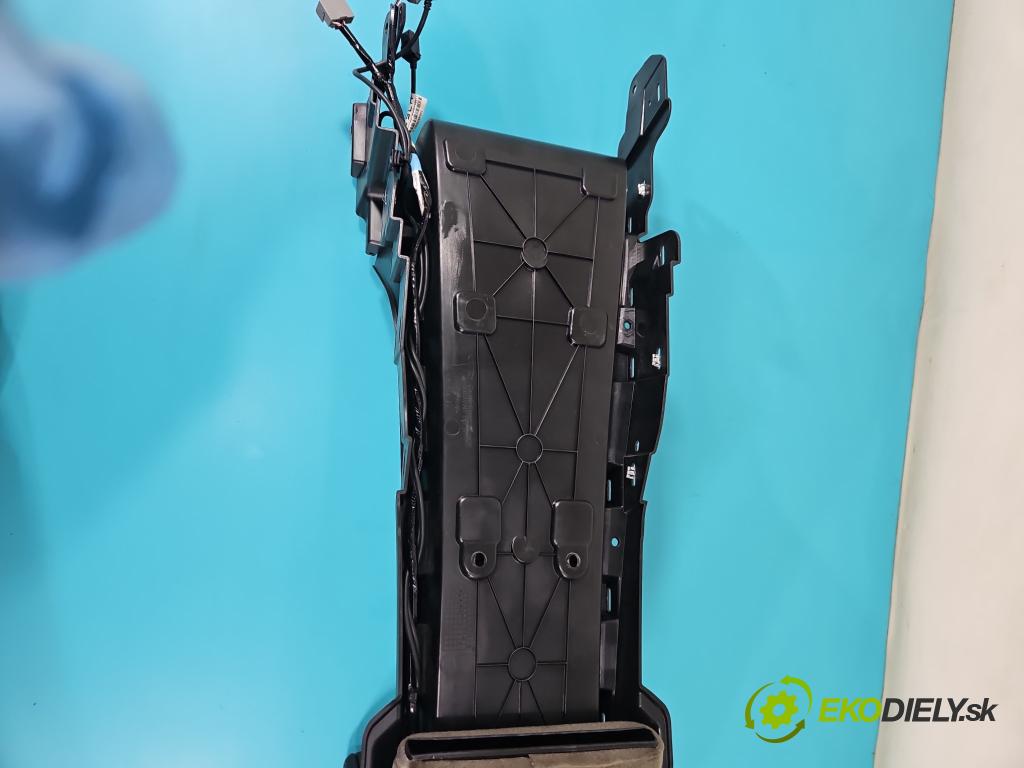 Tesla Model S 0.0b: 367hp automatic 270 kW 5- operadlo 1004815-07-B (Lakťové opierky)