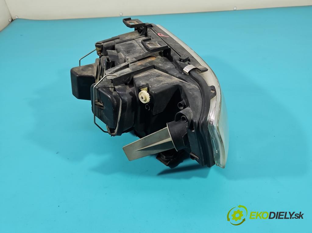 Audi A6 C5 1997-2004 2.8b 193 HP automatic 142 kW 2771 cm3 5- Reflektor: pravý  (Pravé)