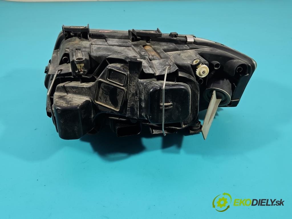 Audi A6 C5 1997-2004 2.8b 193 HP automatic 142 kW 2771 cm3 5- Reflektor: pravý  (Pravé)