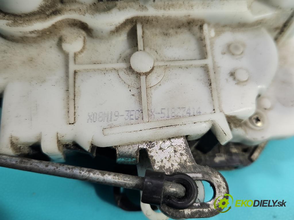 Fiat 500 2007-2020 1.2 8V 69KM manual 51 kW 1242 cm3 3- zámek přední levý 51827414