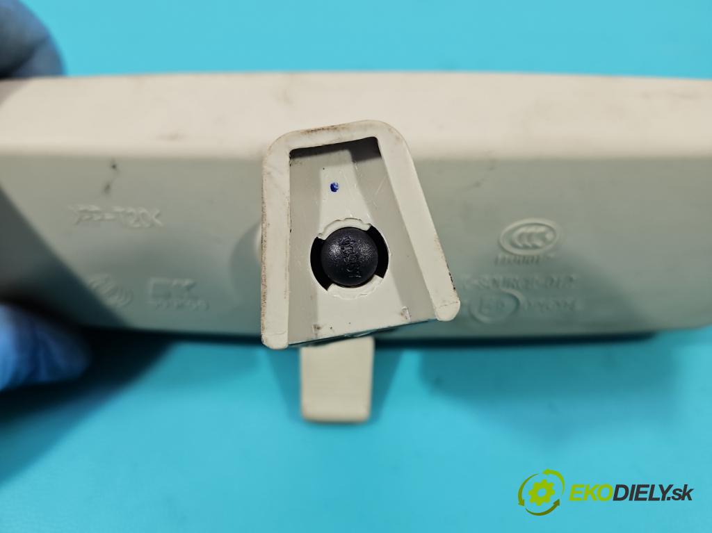 Fiat 500 2007-2020 1.2 8V 69KM manual 51 kW 1242 cm3 3- zpětné zrcátko vnitřní  (Světla vnitřní)