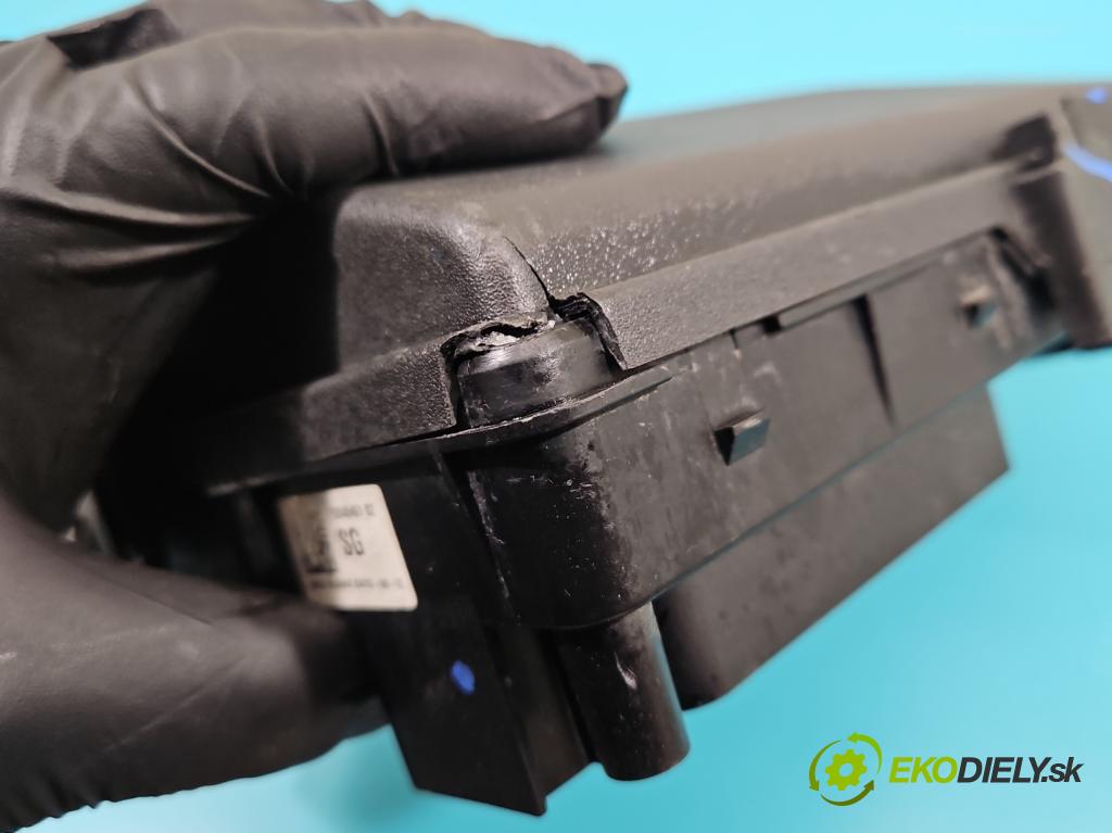 Opel Insignia A 2008-2017 1.6 T 179KM manual 132 kW 1598 cm3 4- skříňka pojistková 13345493 (Pojistkové skříňky)