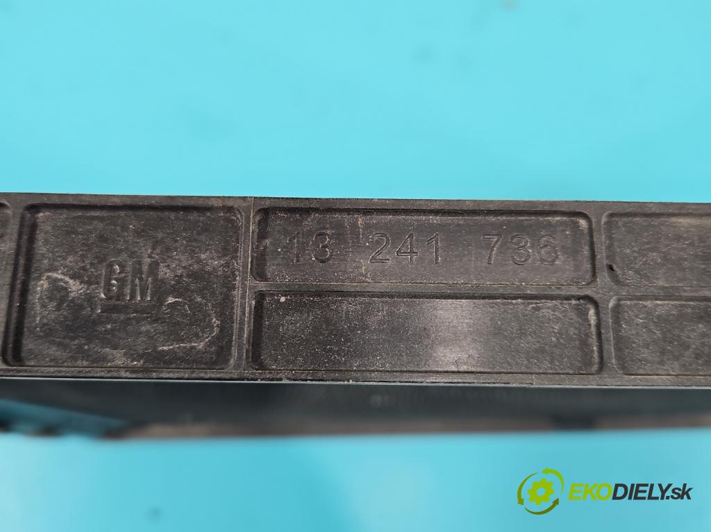 Opel Insignia A 2008-2017 1.6 T 179KM manual 132 kW 1598 cm3 4- chladič klimatizácie 13241736 (Chladič klimatizácie)