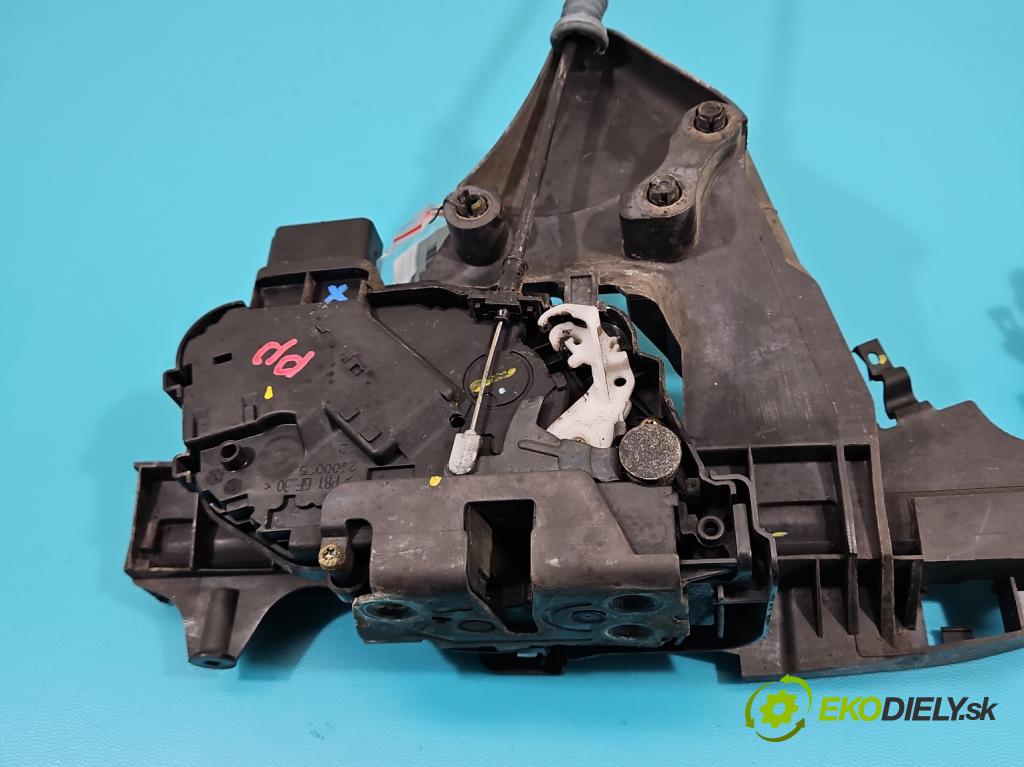 Volvo S40 II 2004-2012 2.4b 140 hp manual 103 kW 2435 cm3 4- zámek přední pravý 30699157