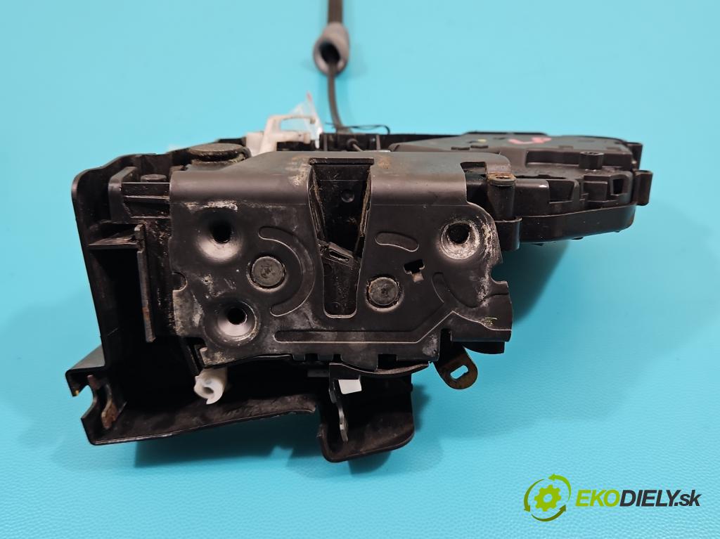 Volvo S40 II 2004-2012 2.4b 140 hp manual 103 kW 2435 cm3 4- zámek přední levý 30699154