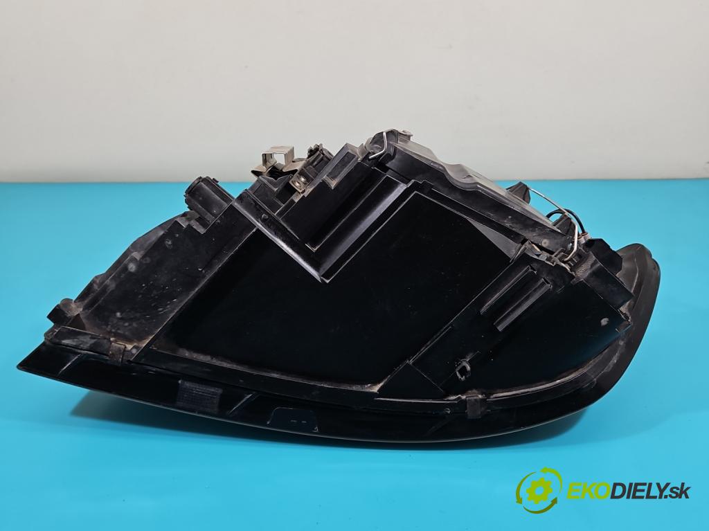 Volvo S40 II 2004-2012 2.4b 140 HP manual 103 kW 2435 cm3 4- Reflektor: pravý (Pravé)