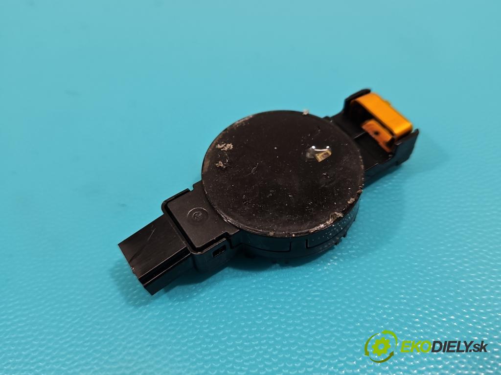 Tesla Model S 0.0b: 367hp automatic 270 kW  5- snímač déšť: 6PW011357-02 (Snímače dažďa)