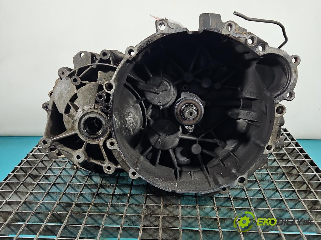 Volvo S40 II 2004-2012 2.4b 140 HP manual 103 kW 2435 cm3 4- prevodovka stupeň,rýchlosť manual P9482296