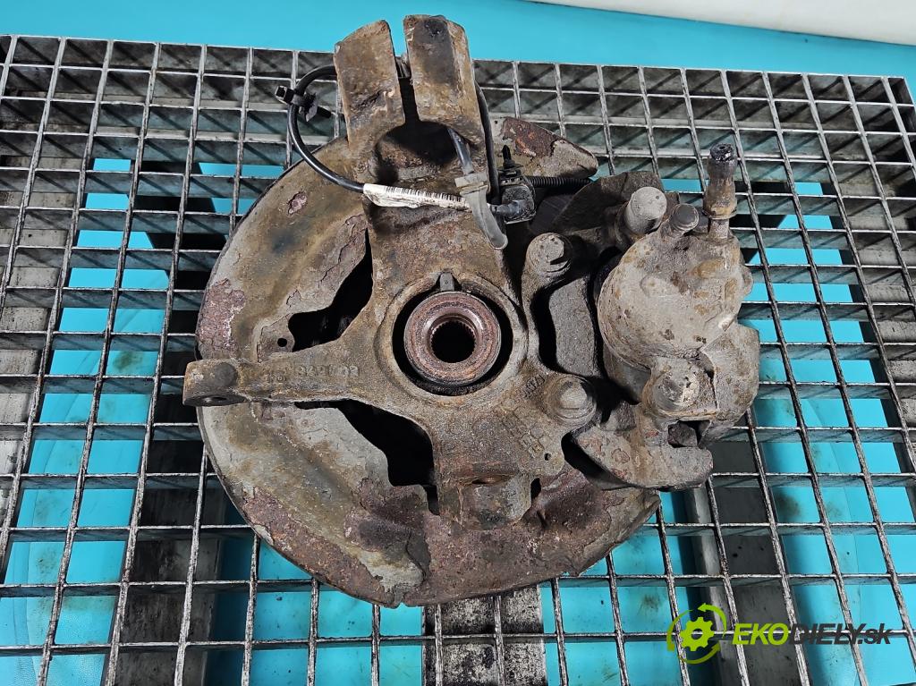 Volvo S40 II 2004-2012 2.4b 140 HP manual 103 kW 2435 cm3 4- náboj ľavé  (Náboje)