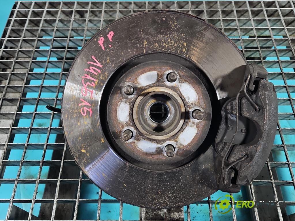 Volvo S40 II 2004-2012 2.4b 140 HP manual 103 kW 2435 cm3 4- náboj pravé  (Náboje)