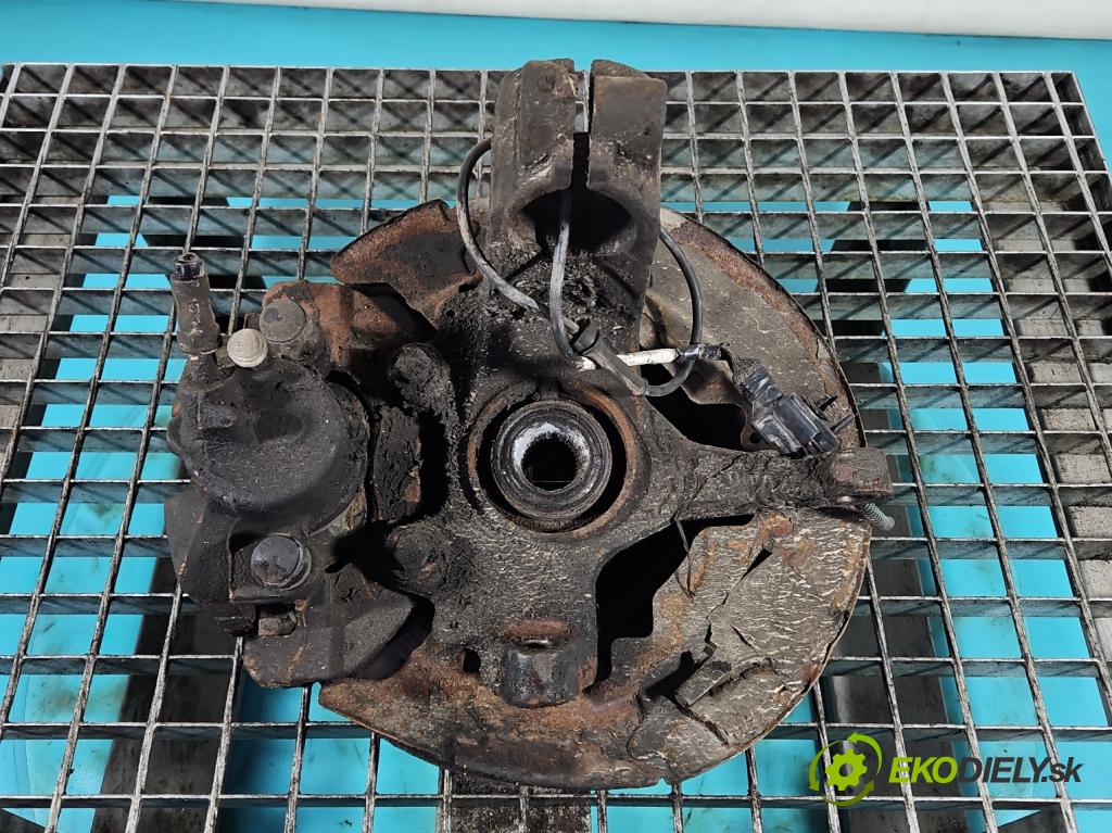 Volvo S40 II 2004-2012 2.4b 140 HP manual 103 kW 2435 cm3 4- náboj pravé  (Náboje)