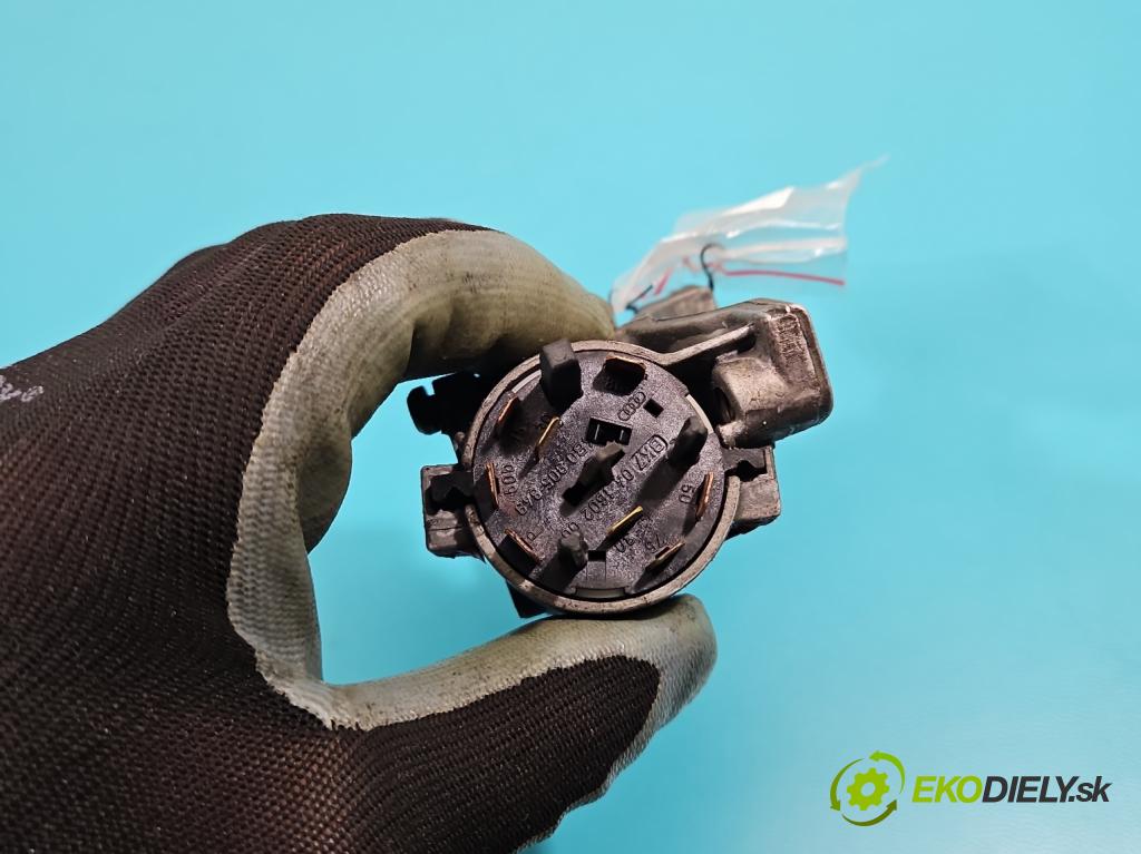 Skoda Octavia I 1996-2010 1.6 SR 101 HP manual 74 kW 1598 cm3 5- Spínačka 4B0905851C (Spínacie skrinky a kľúče)