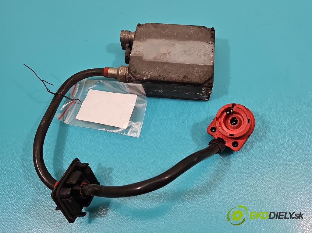 Audi A6 C5 1997-2004 2.5 TDI 179KM manual 132 kW 2496 cm3 4- střídač: xenon 5DV007760-15 (Riadiace jednotky xenónu)