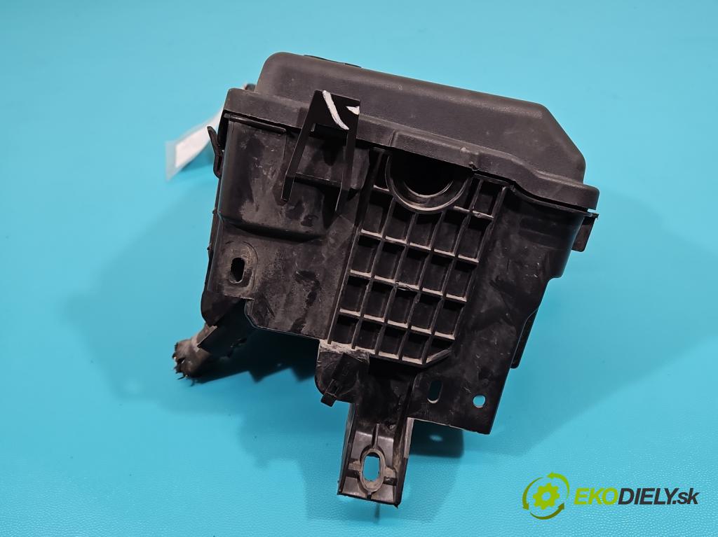 Peugeot 301 1.6 HDI 92 hp manual 68 kW 1560 cm3 4- skříňka pojistková PCFPP00021 (Pojistkové skříňky)