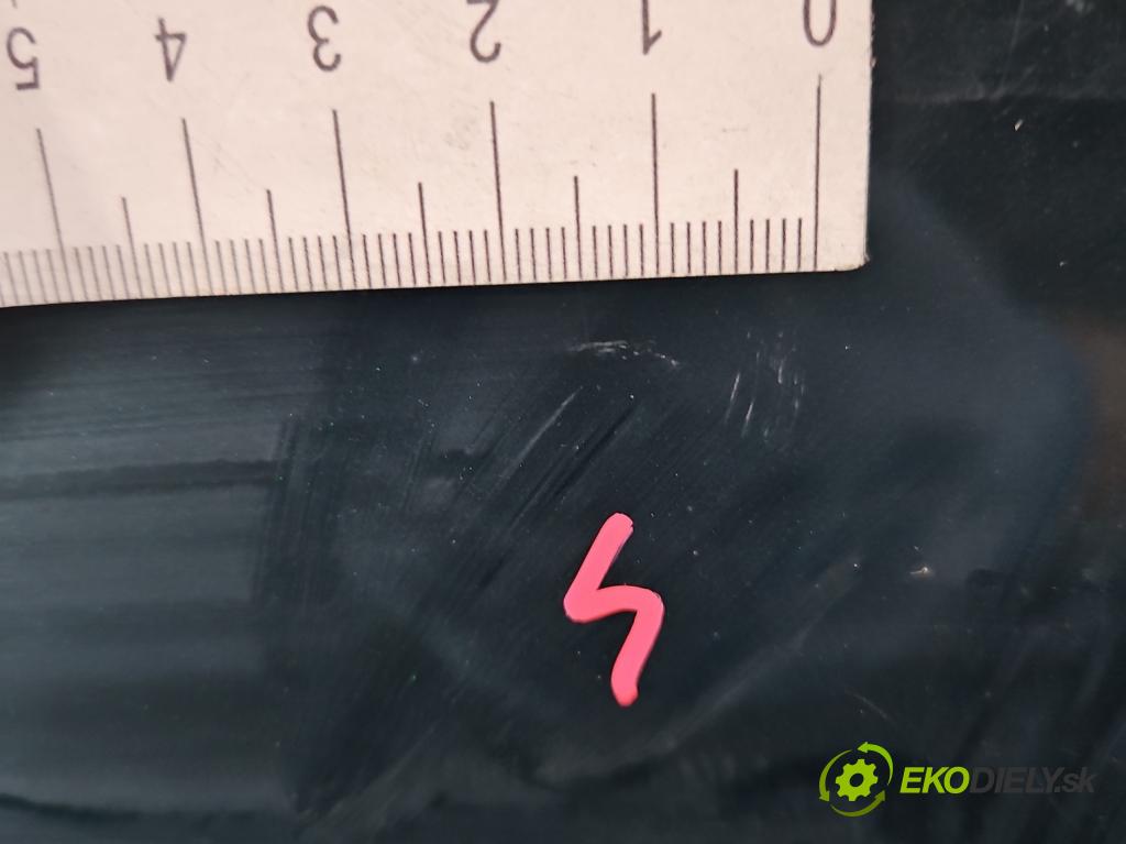 Mazda Premacy 1.8 16v 101 hp manual 74 kW 1840 cm3 5- zadní kufrové dveře  (Zadní kapoty)