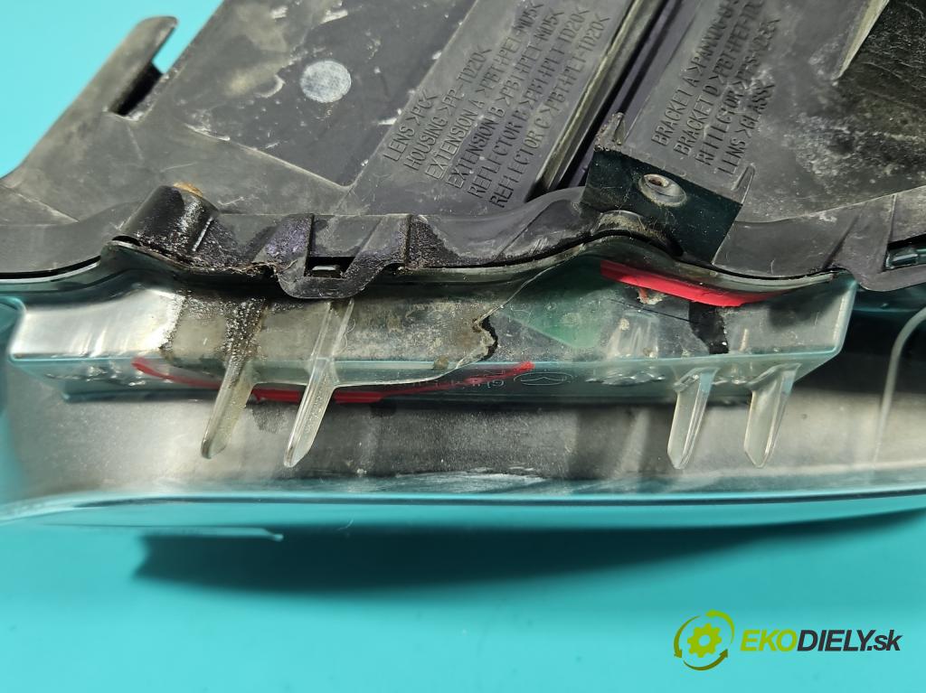 Mazda 6 III GJ 2013-2024 2.5 16V 192 HP automatic 141 kW 2488 cm3 4- Reflektor: pravý  (Pravé)