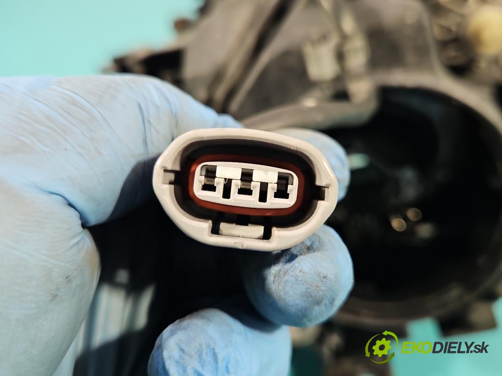 Mazda 6 III GJ 2013-2024 2.5 16V 192 HP automatic 141 kW 2488 cm3 4- Reflektor: pravý  (Pravé)