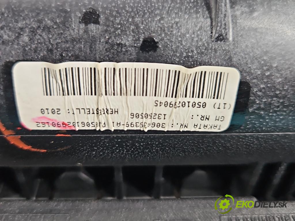 Opel Meriva B 2010-2017 1.4 16v 101 HP manual 74 kW 1398 cm3 5- kokpit,pristrojová doska rozdeľovacia