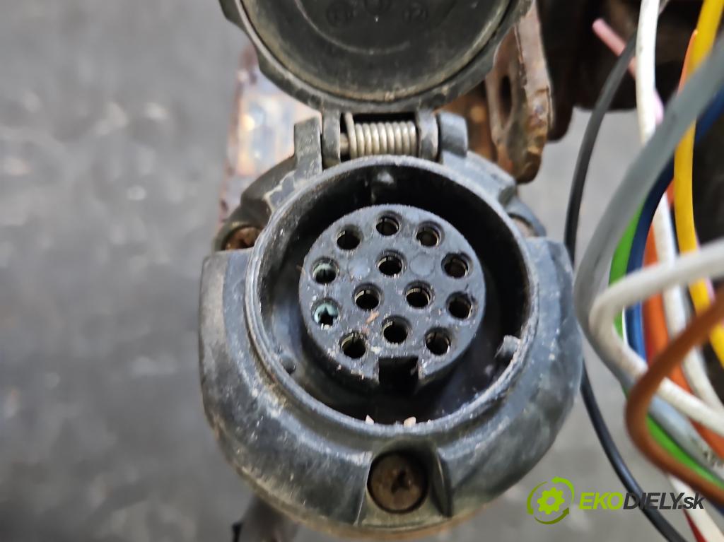 Opel Meriva B 2010-2017 1.4 16v 101 hp manual 74 kW 1398 cm3 5- oko tažné  (Tažná zařízení)