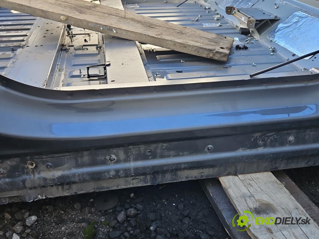 Tesla Model S 0.0b: 367hp automatic 270 kW  5- práh pravý  (Ostatní)