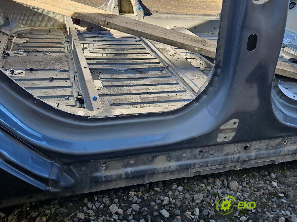 Tesla Model S 0.0b: 367hp automatic 270 kW  5- práh pravý  (Ostatní)