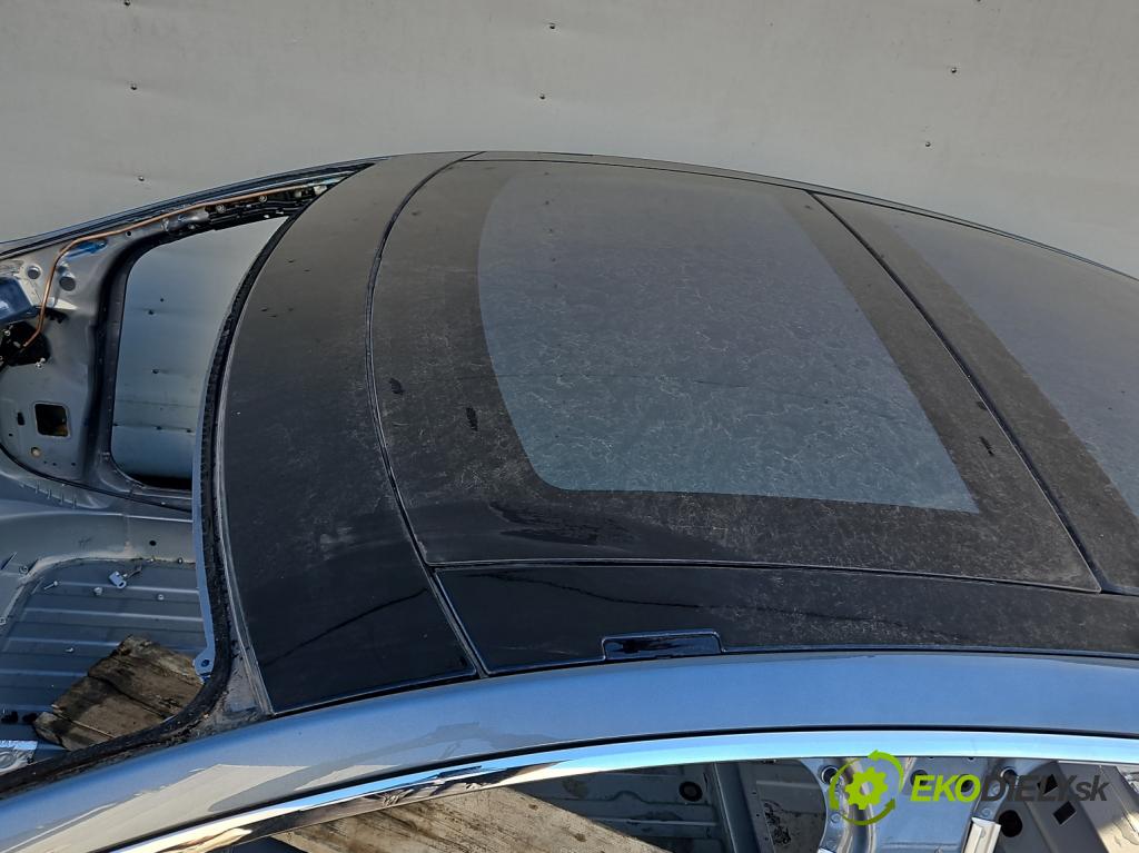 Tesla Model S 0.0b: 367hp automatic 270 kW 5- Strecha: