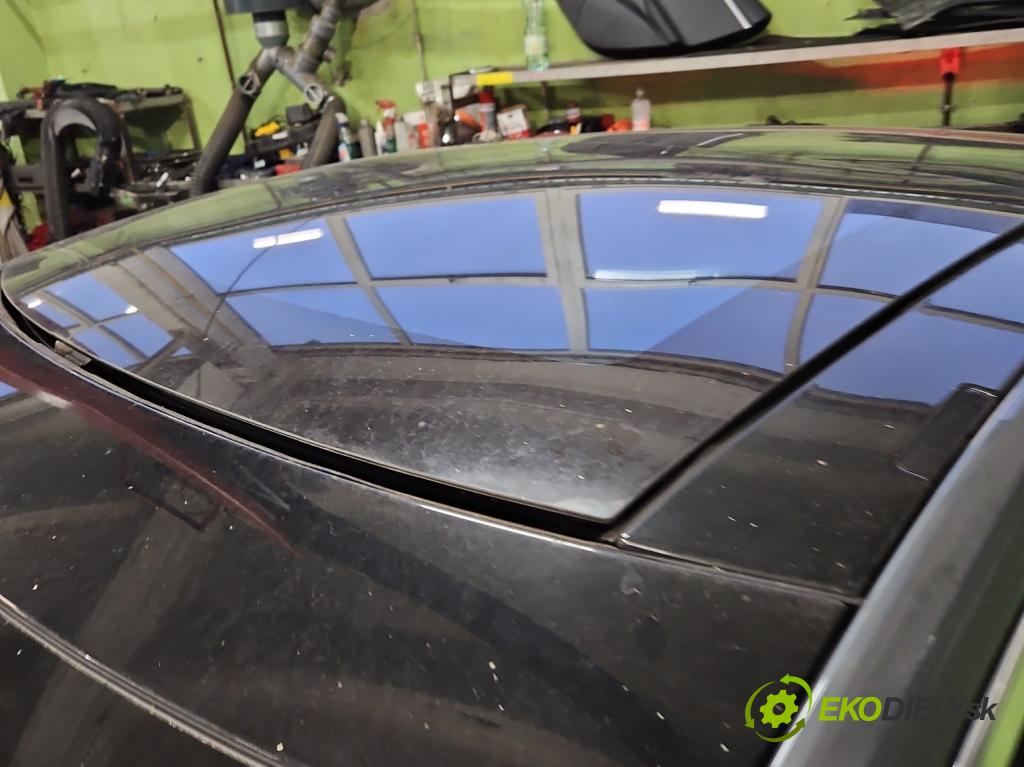 Tesla Model S 0.0b: 367hp automatic 270 kW 5- Strecha: