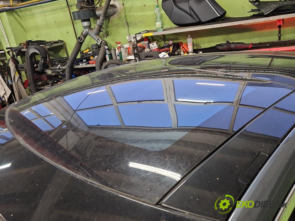 Tesla Model S 0.0b: 367hp automatic 270 kW  5- Strecha: 
