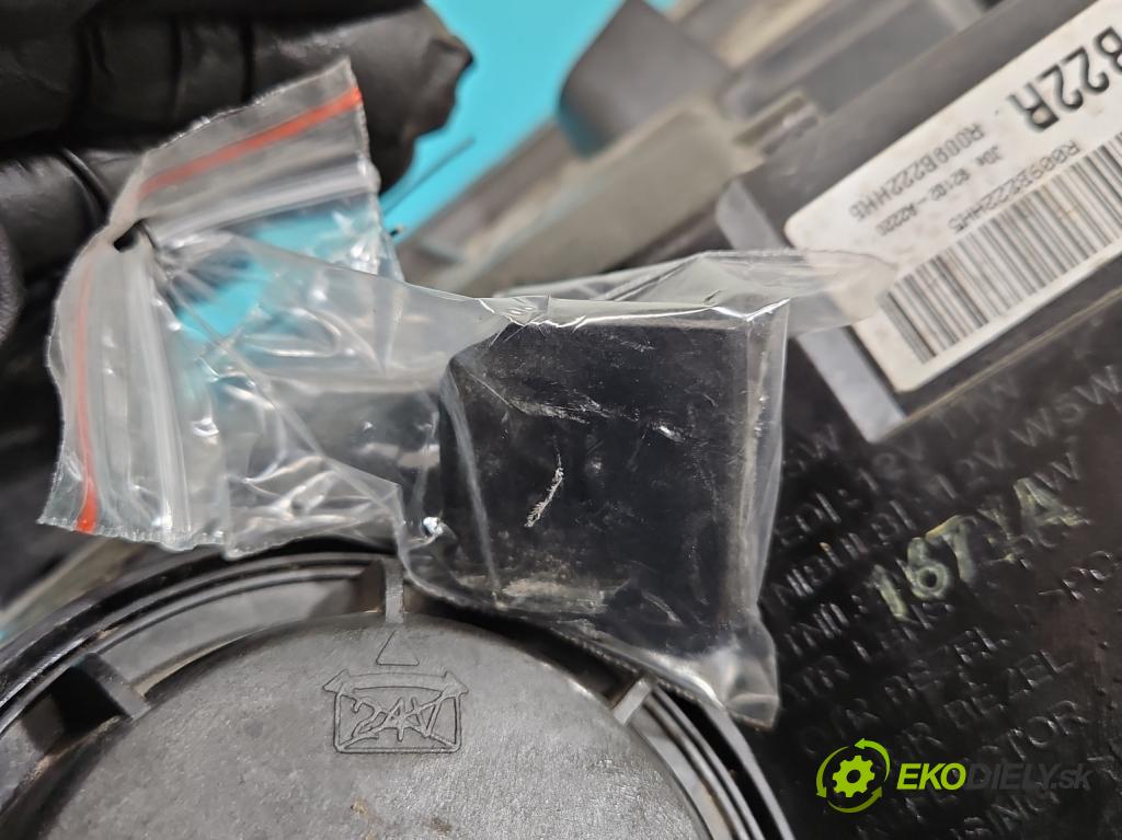 Kia Ceed II 2012-2018 1.6 CRDI 110 HP manual 81 kW 1582 cm3 5- Reflektor: pravý 92102-A2220 (Pravé)