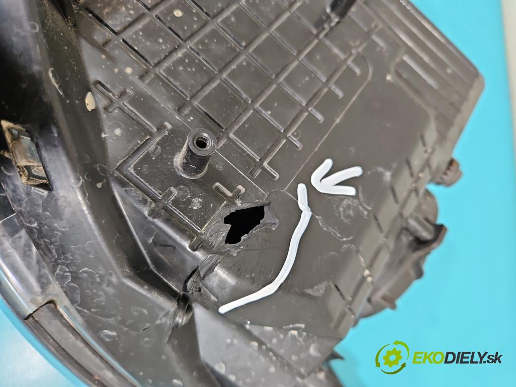 Kia Ceed II 2012-2018 1.6 CRDI 110 HP manual 81 kW 1582 cm3 5- Reflektor: pravý 92102-A2220 (Pravé)