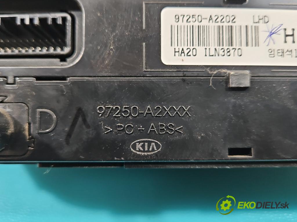 Kia Ceed II 2012-2018 1.6 CRDI 110 HP manual 81 kW 1582 cm3 5- panel kúrenia 97250-A2202
