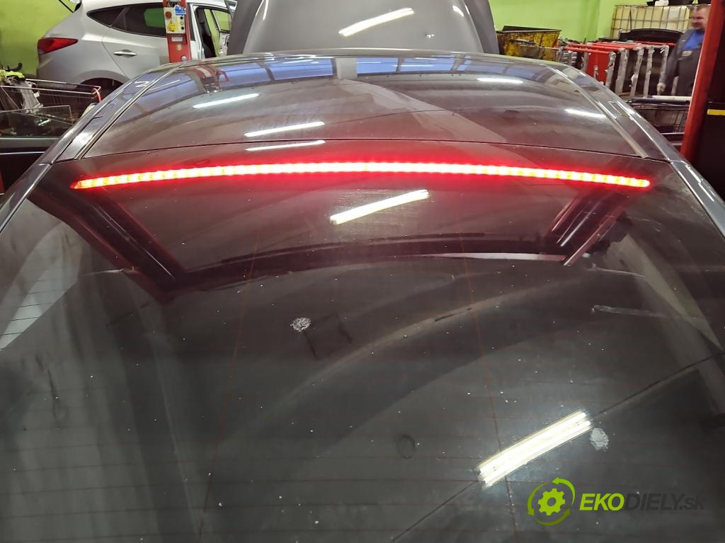 Tesla Model S 0.0b: 367hp automatic 270 kW  5- zadní kufrové dveře  (Zadní kapoty)