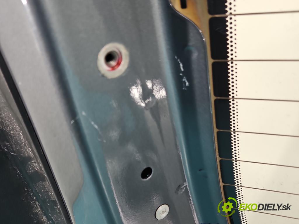 Tesla Model S 0.0b: 367hp automatic 270 kW  5- zadní kufrové dveře  (Zadní kapoty)