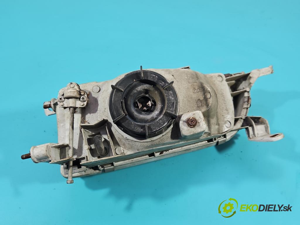 Toyota Corolla E10 1.6 16V 105 HP manual 77 kW 1587 cm3 3- Reflektor: pravý (Pravé)