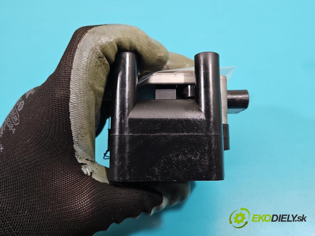 Audi A4 B5 1994-2001 1.6 8V 101 HP manual 74 kW 1595 cm3 4- cievka zapaľovacia  (Zapaľovacie cievky, moduly)