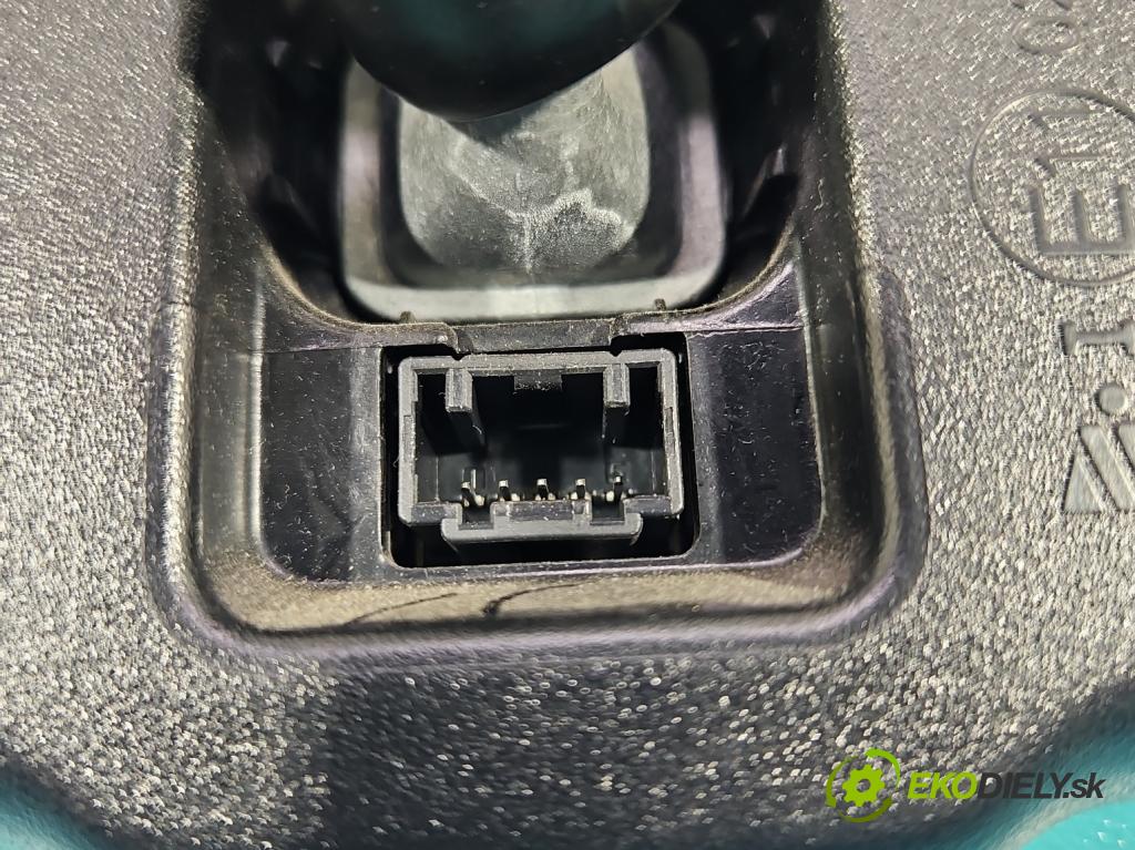 Mazda 6 III GJ 2013-2024 2.5 16V 192 hp automatic 141 kW 2488 cm3 4- zpětné zrcátko vnitřní  (Světla vnitřní)