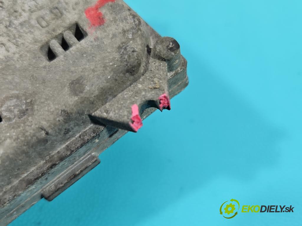 Vw Golf plus 1.9 TDI 105 HP manual 77 kW 1896 cm3 5- střídač: xenon 4F0941329C (Riadiace jednotky xenónu)