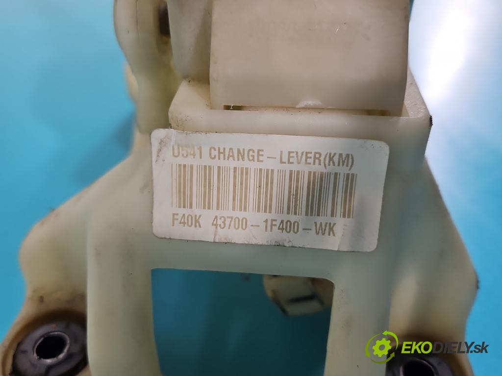 Kia Sportage II 2004-2010 2.0 crdi 150 HP manual 110 kW 1991 cm3 5- Páka: Změny: stupeň,rýchlosť 43700-1F400 (Rýchlostná páka (kulisa))