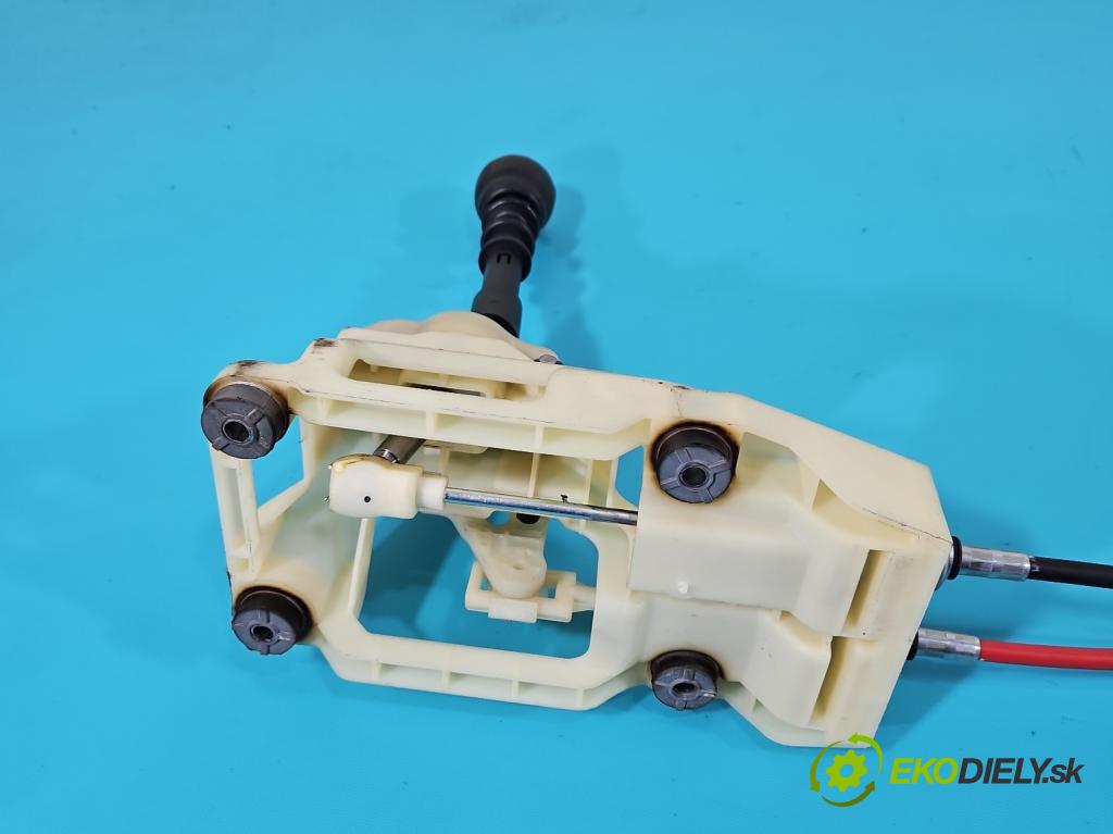 Kia Sportage II 2004-2010 2.0 crdi 150 HP manual 110 kW 1991 cm3 5- Páka: Změny: stupeň,rýchlosť 43700-1F400 (Rýchlostná páka (kulisa))