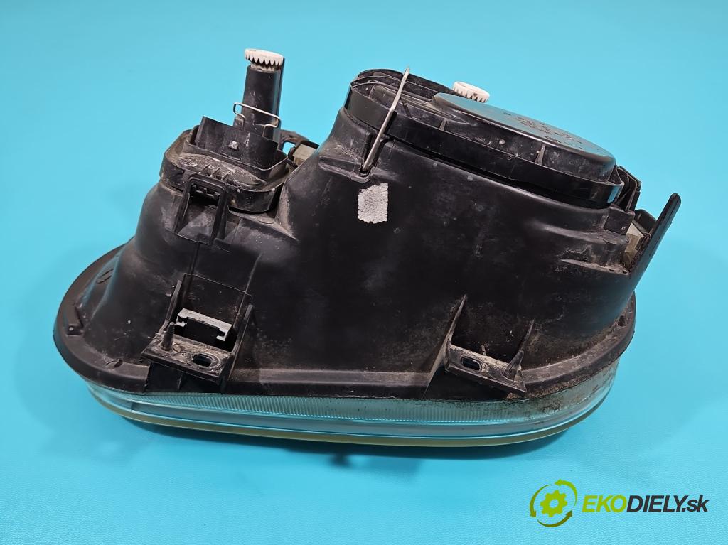 Vw Golf IV 1997-2003 1.4 16V 75 HP manual 55 kW 1390 cm3 3- Reflektor: pravý 1J1941016K (Pravé)