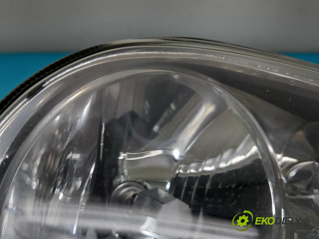 Vw Golf IV 1997-2003 1.4 16V 75 HP manual 55 kW 1390 cm3 3- Reflektor: pravý 1J1941016K (Pravé)