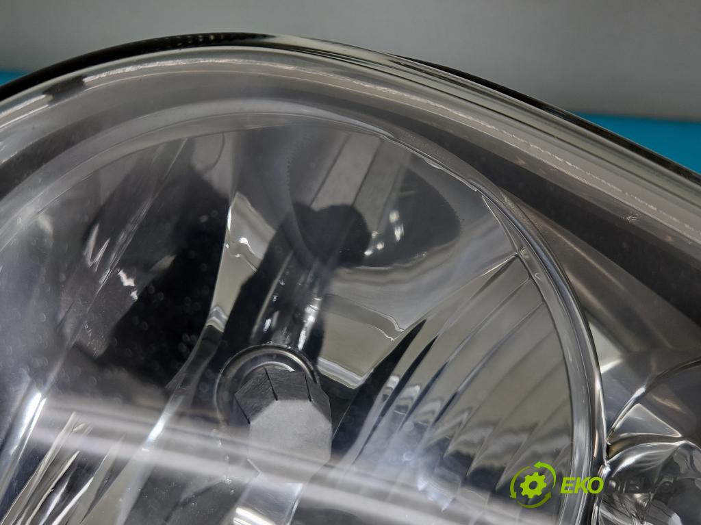 Vw Golf IV 1997-2003 1.4 16V 75 HP manual 55 kW 1390 cm3 3- Reflektor: pravý 1J1941016K (Pravé)