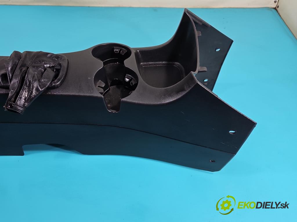 Kia Sportage II 2004-2010 2.0 crdi 150 HP manual 110 kW 1991 cm3 5- operadlo 84611-1F000 (Lakťové opierky)