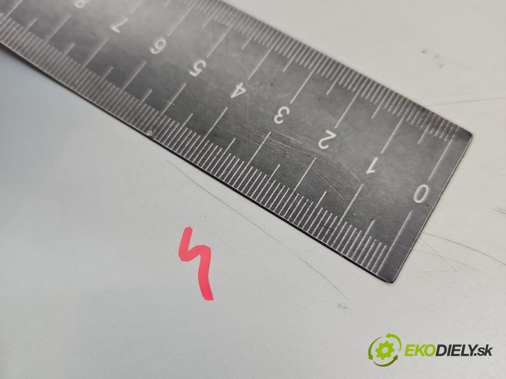 Renault Thalia I 1998-2009 1.4 8V 75 hp manual 55 kW 1390 cm3 4- zadní kufrové dveře  (Zadní kapoty)