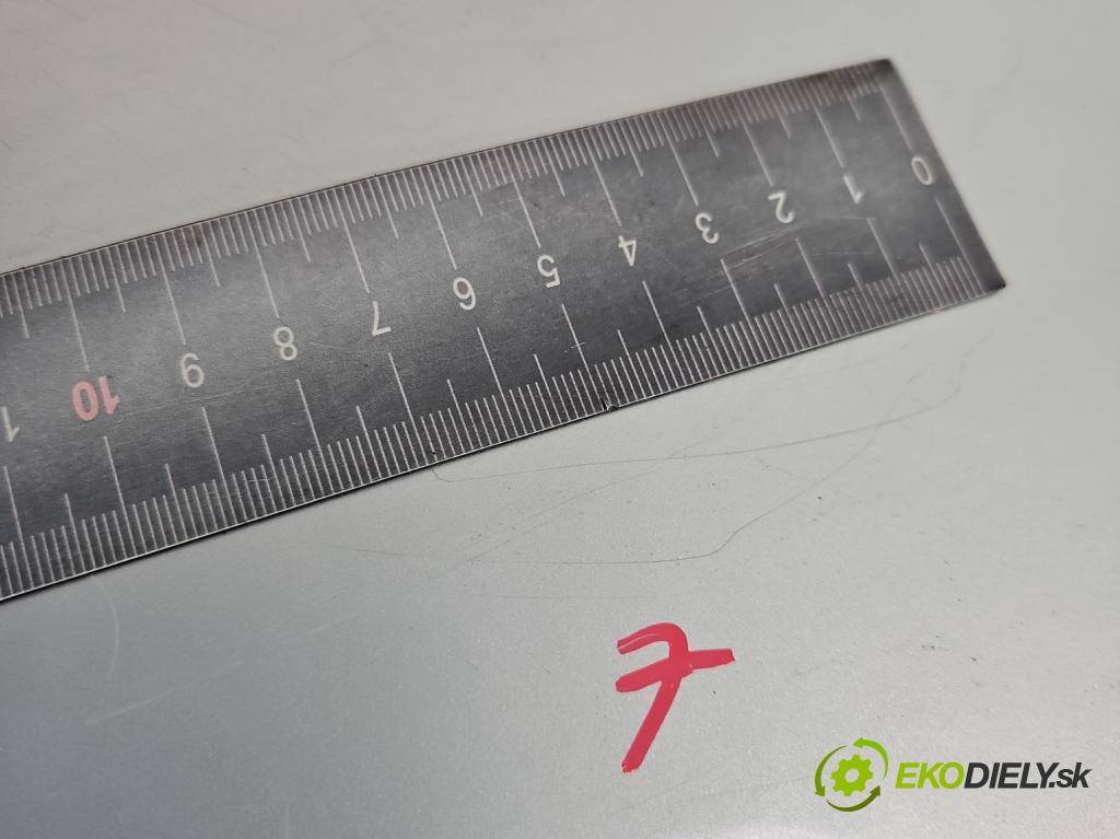 Renault Thalia I 1998-2009 1.4 8V 75 hp manual 55 kW 1390 cm3 4- zadní kufrové dveře  (Zadní kapoty)